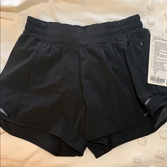 lululemon athletica Pants - Black Lululemon Hotty Hot LR Short Size 4
